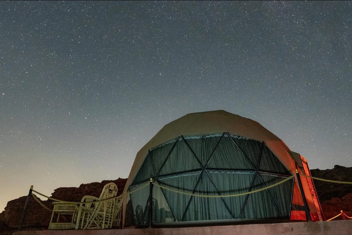 Luxury Bubble Tent under the Milky Way, Wadi Rum night sky
