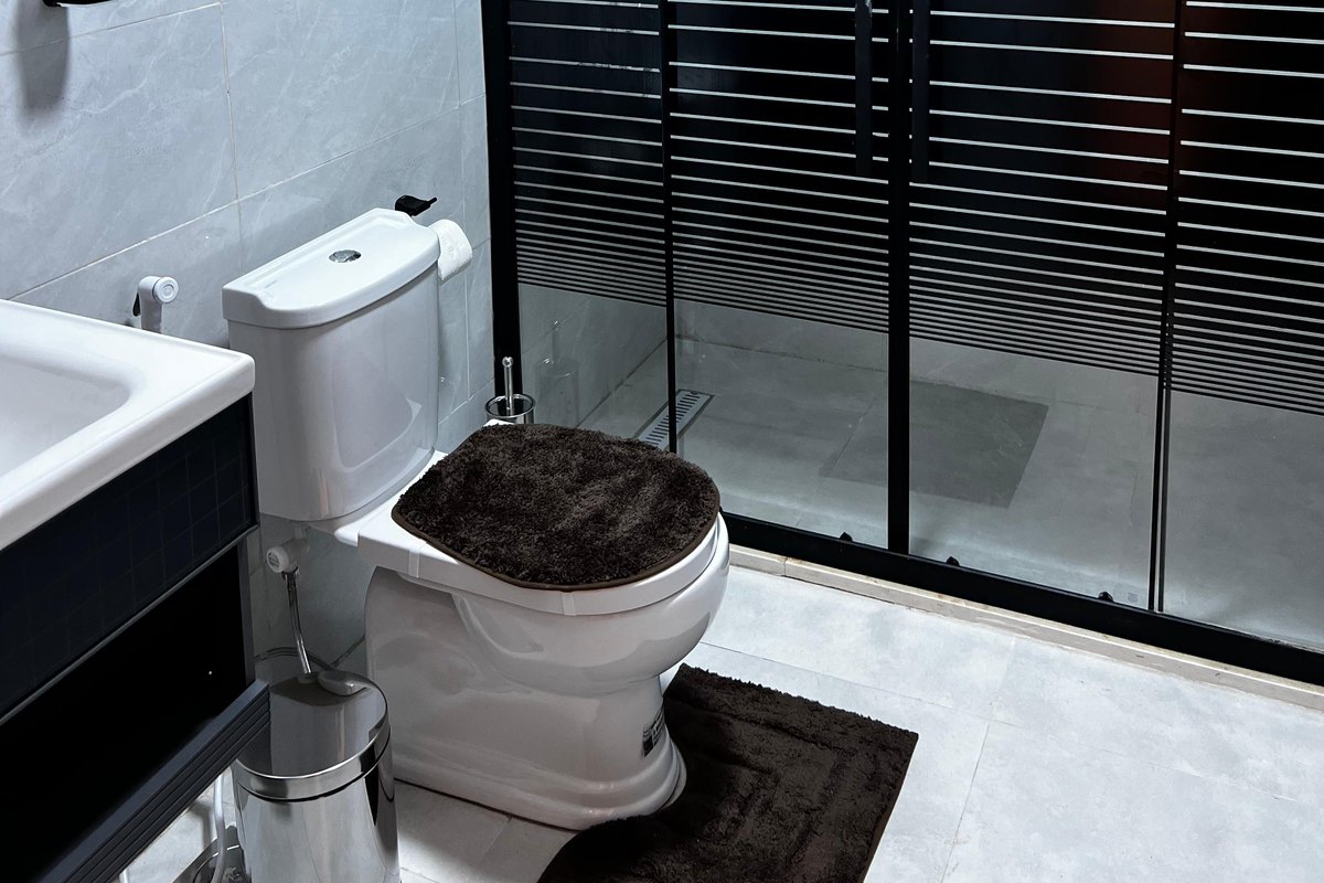 Private bathroom with shower in the Luxury Bubble Tent